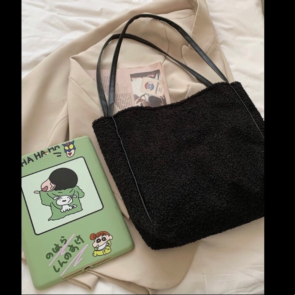 ⚫️ 90’s Style Black Fuzzy Shoulder Tote Bag ⚫️ NWT